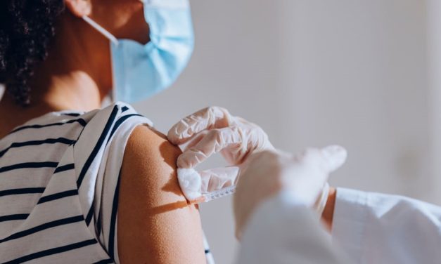 Vacina contra gripe 2021 tem alta procura nas clínicas particulares