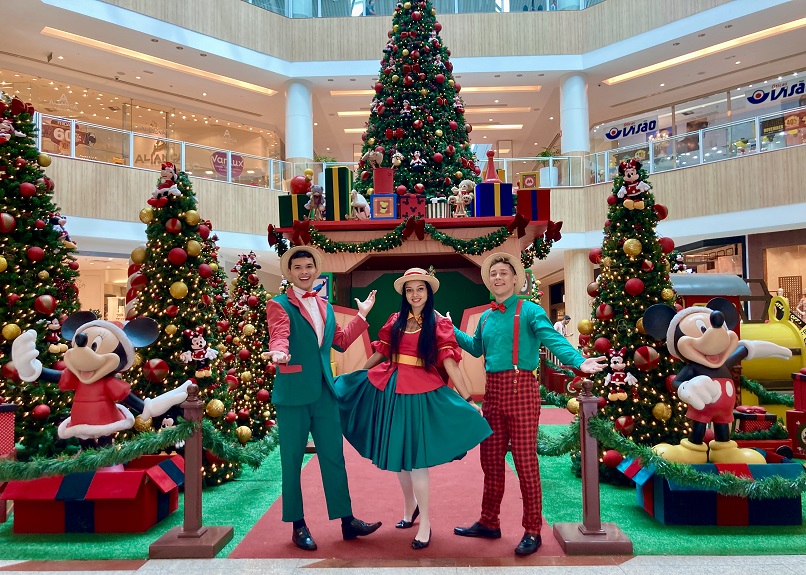 RioMar Kennedy apresenta Contos de Natal e inicia visitas ao Papai Noel