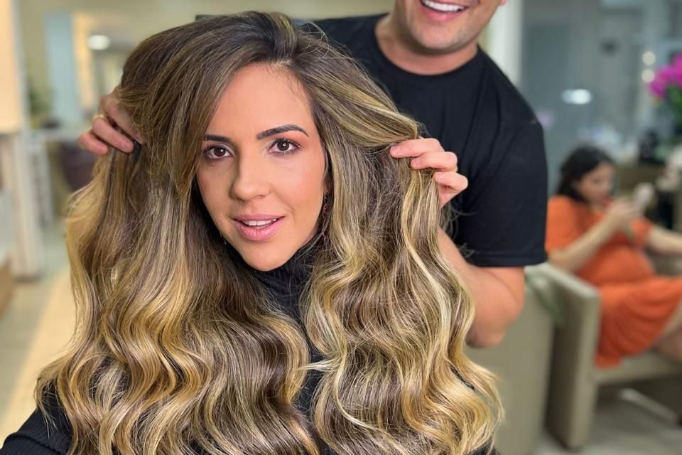 Curso de Mechas com Jô Rabelo – Aprenda as Tendências de 2025 com Técnica, Cuidado e Sustentabilidade