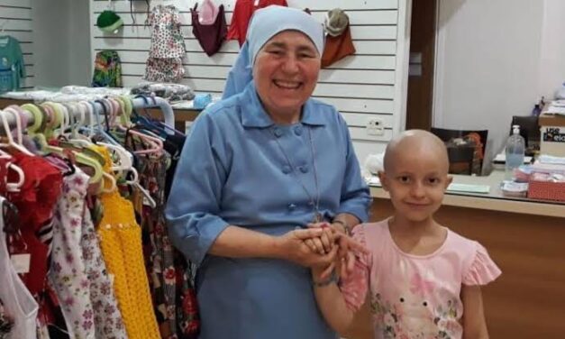 Lar Amigos de Jesus realiza mais uma edição do Bazar das Mães