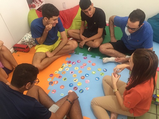 Férias escolares e autismo: Como a quebra de rotina pode afetar crianças autistas e como amenizar os impactos