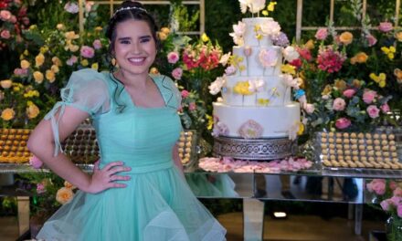 Rebeca Ribeiro festeja seus 15 anos em um Jardim Encantado no Palatium Lounge