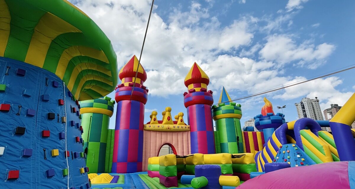 Iguatemi Bosque recebe “Jump Around”, o maior castelo inflável da América Latina e abre programação para as férias de julho